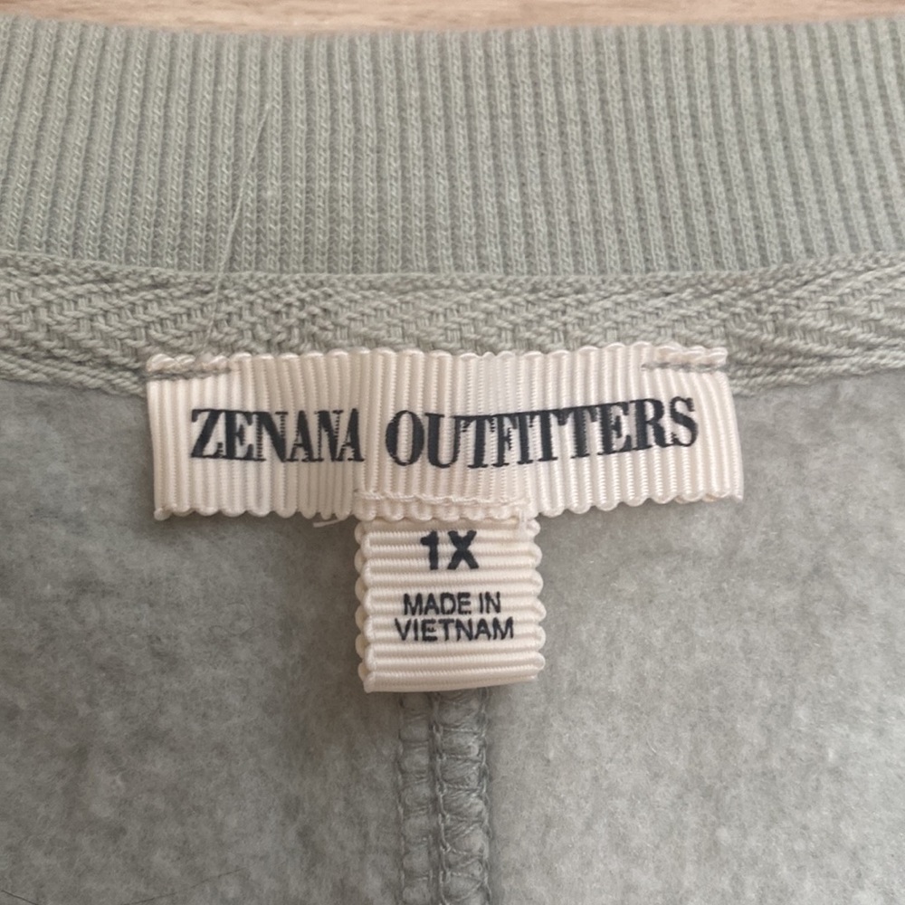 NWOT Zenana Outfitters Womens 1X Sage Green Sweatshirt. So soft! With pockets. - Picture 4 of 12
